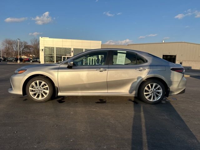 Used 2023 Toyota Camry LE w/ Convenience Package image 4