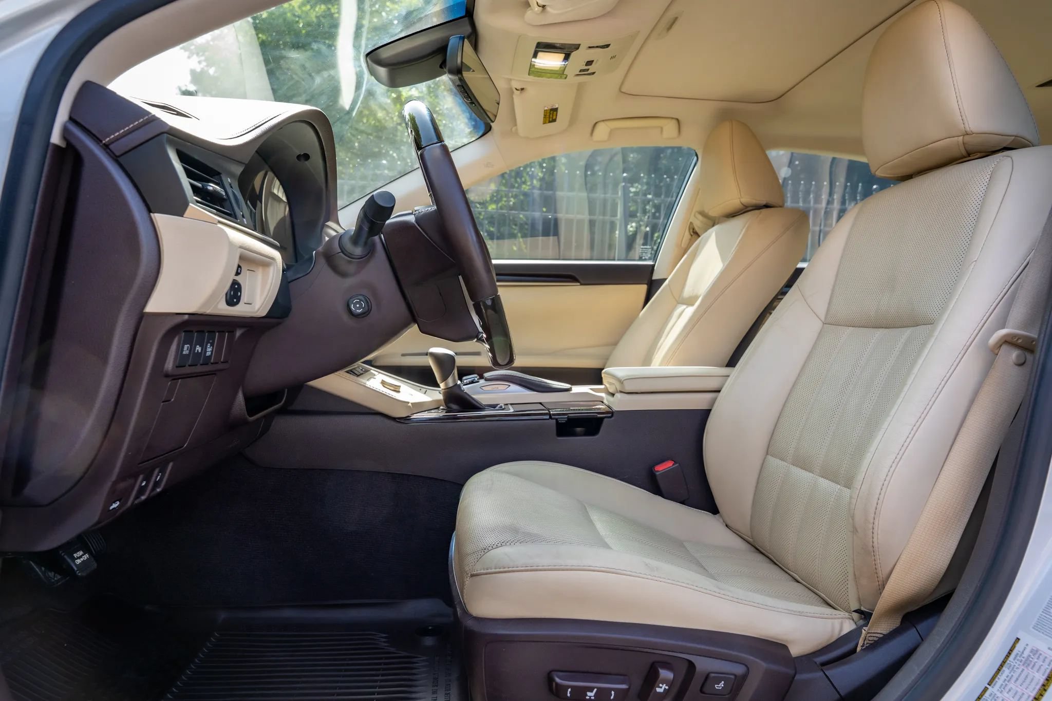 Used 2017 Lexus ES 350 w/ Luxury Package FWD image 11