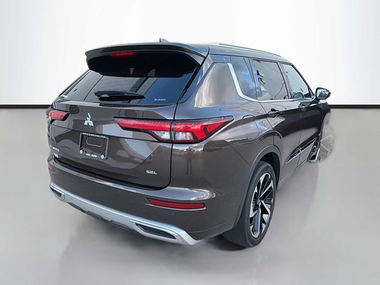 Used 2022 Mitsubishi Outlander SEL AWD/4WD image 3