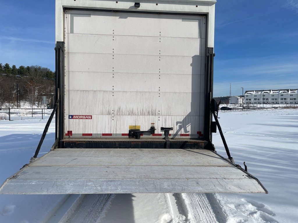 Used 2020 Isuzu NPR image 16