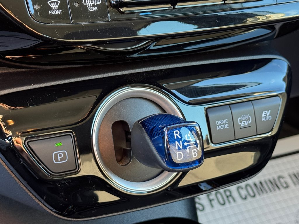Used 2022 Toyota Prius Prime LE FWD image 23