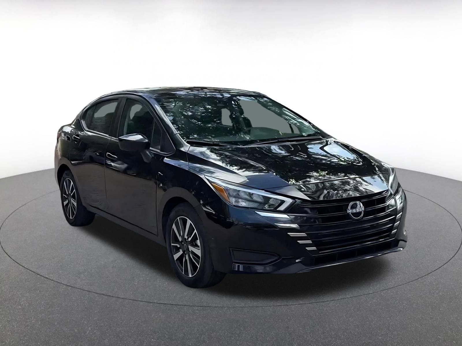 Used 2025 Nissan Versa SV FWD image 3