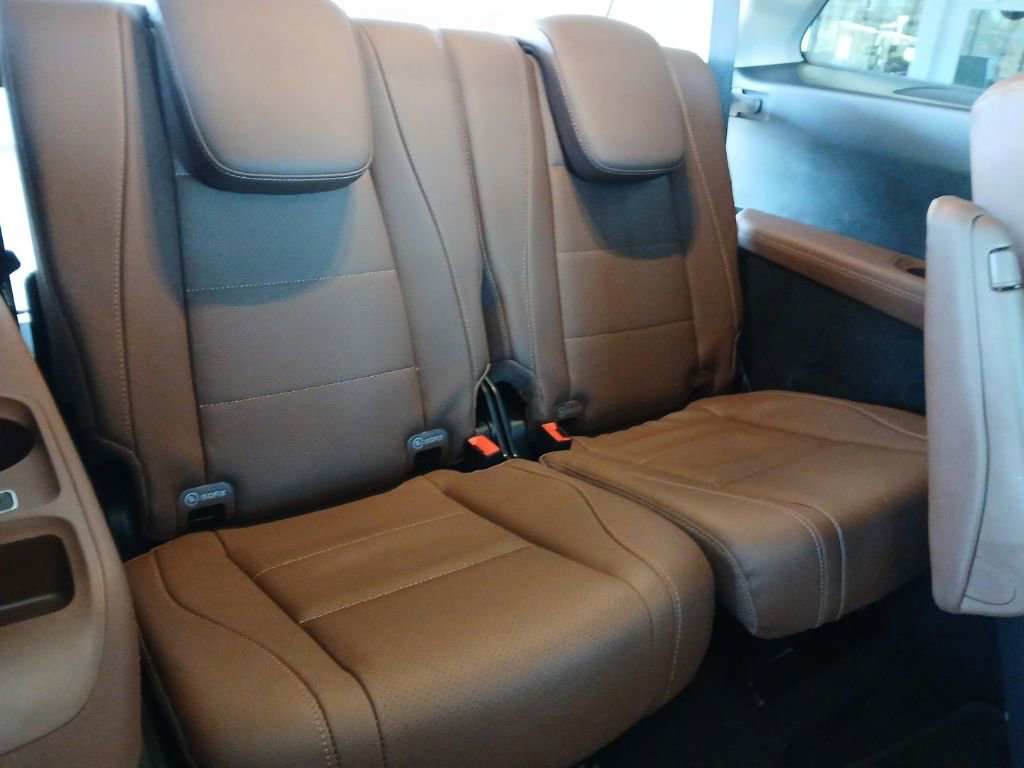 Used 2024 Mercedes-Benz GLS 450 4MATIC image 30