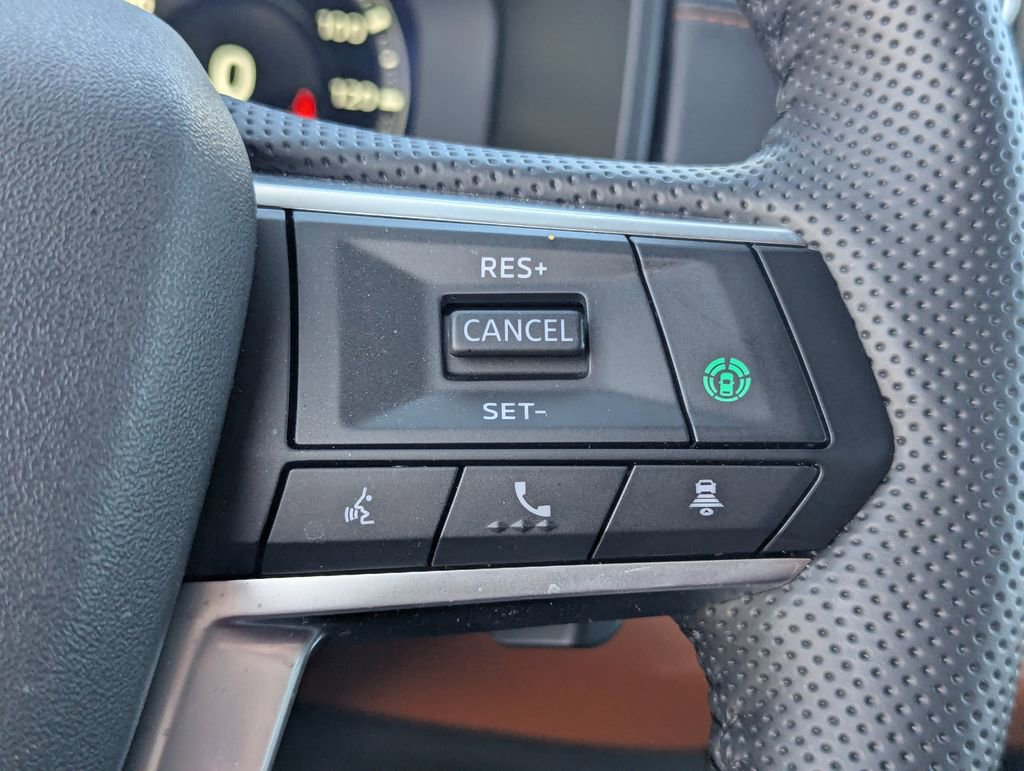 Used 2025 Mitsubishi Outlander 4WD Plug-In Hybrid image 24