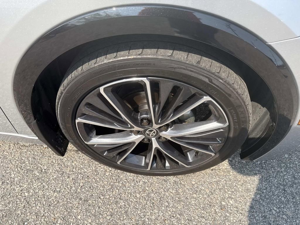 Used 2024 Toyota Prius XLE image 10