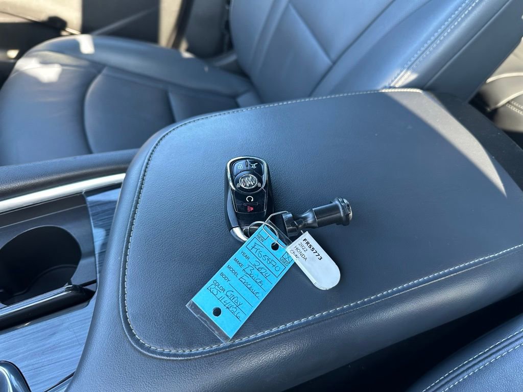 Used 2024 Buick Enclave Premium image 35