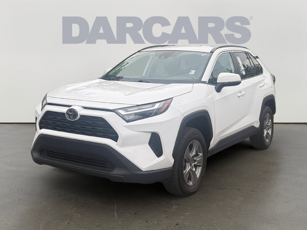 Used 2025 Toyota RAV4 XLE AWD/4WD image 3