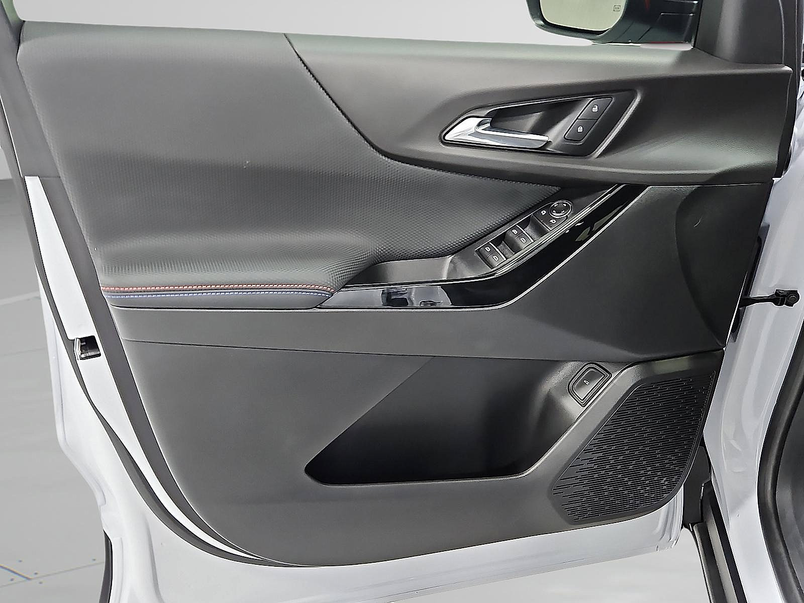 Used 2026 Chevrolet Equinox RS FWD image 9