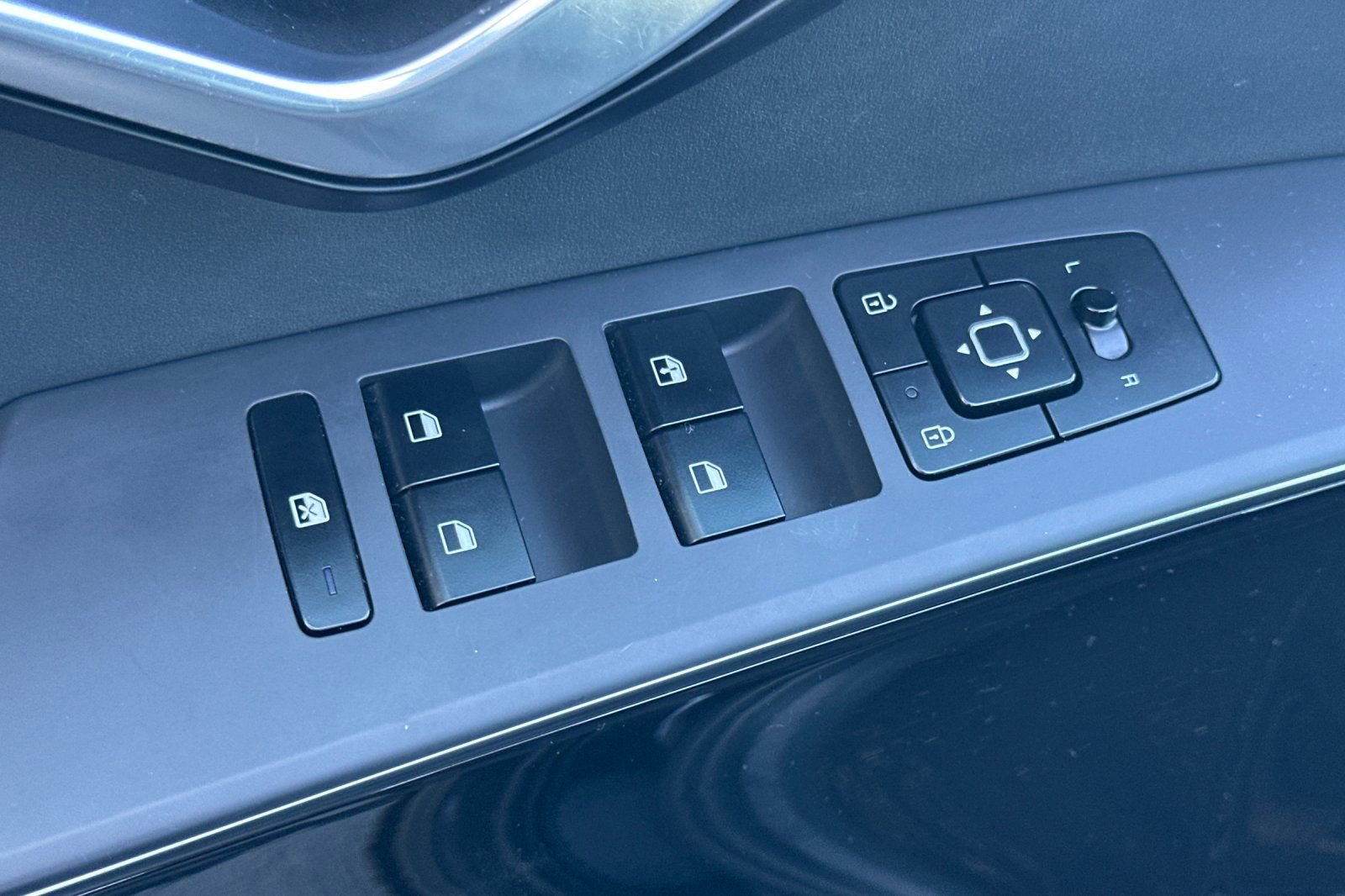 Certified 2025 Kia Niro EX w/ EX Cold Weather Package image 13