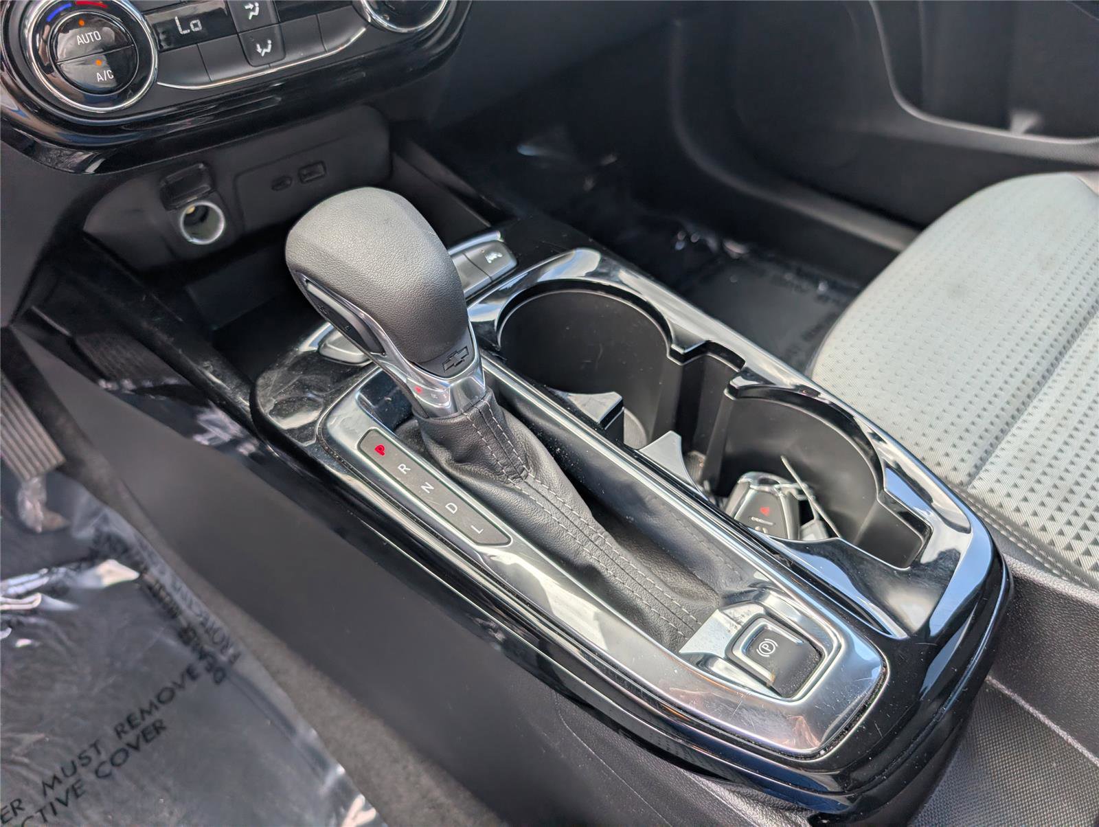 Used 2025 Chevrolet Trax LT image 18