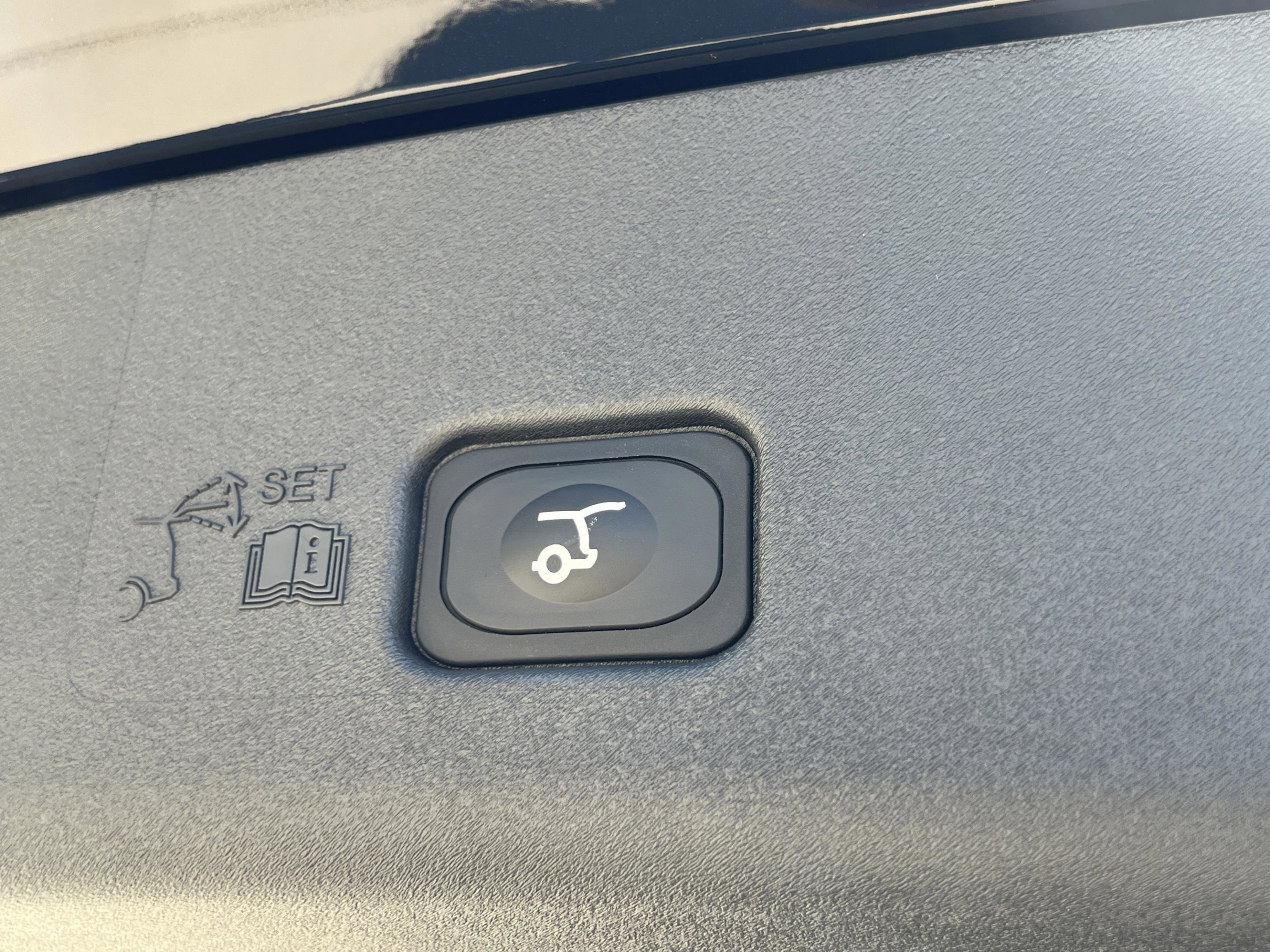 New 2025 Lincoln Nautilus Premier w/ Equipment Group 102A image 32