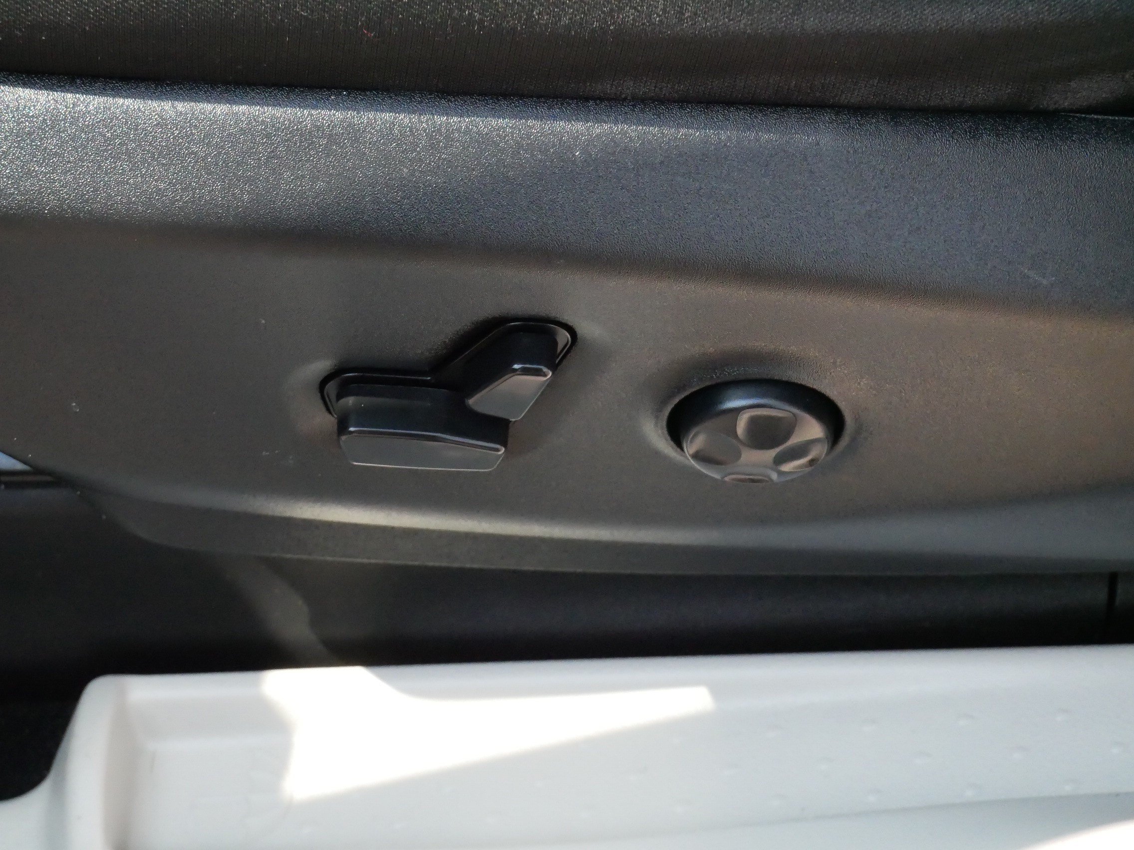 Used 2023 Chrysler Voyager LX FWD image 20