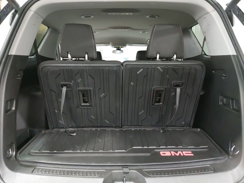Used 2023 GMC Acadia SLE w/ Driver Convenience Package image 12