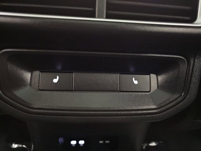 Used 2025 Volkswagen Atlas Cross Sport SEL R-Line image 30