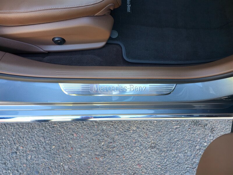 Used 2017 Mercedes-Benz E 300 image 24