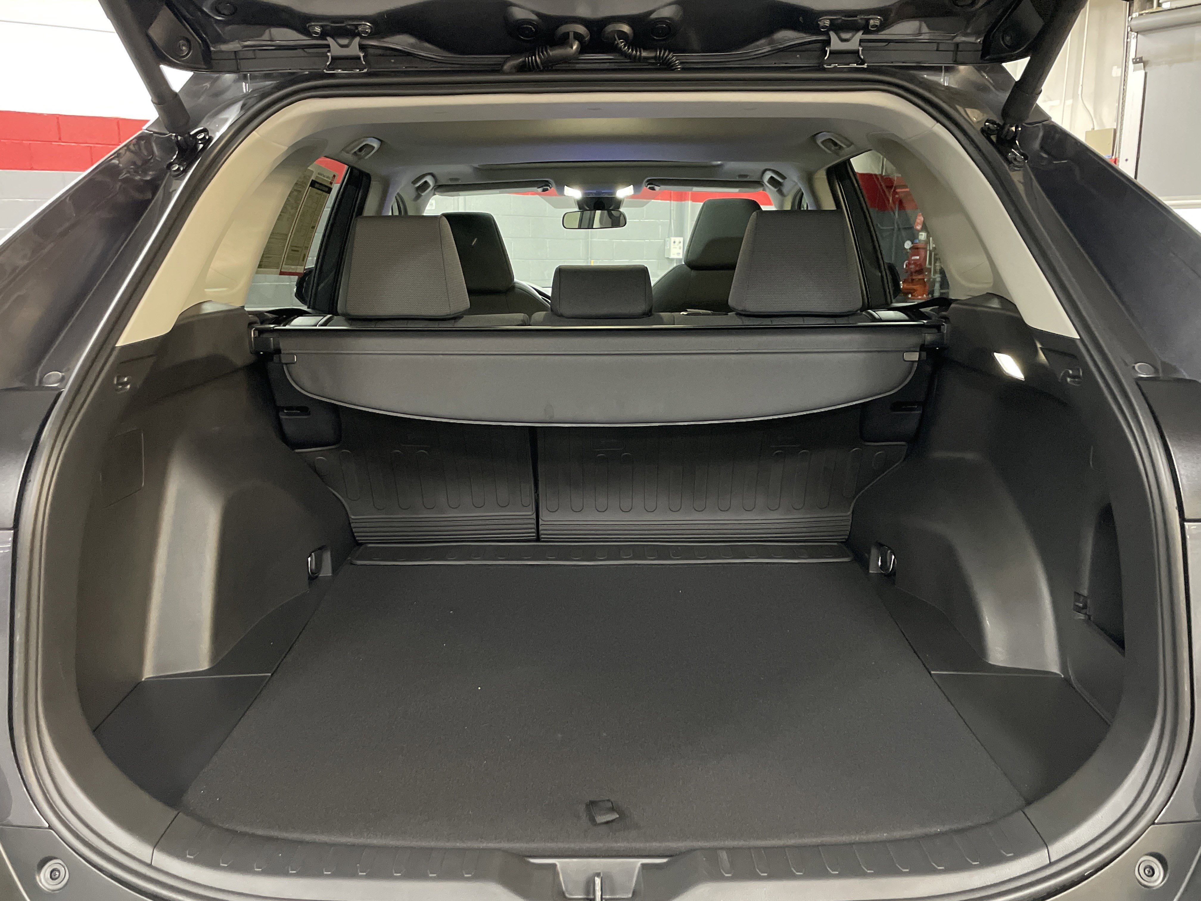 Certified 2025 Toyota RAV4 XLE w/ Convenience Package FWD image 34