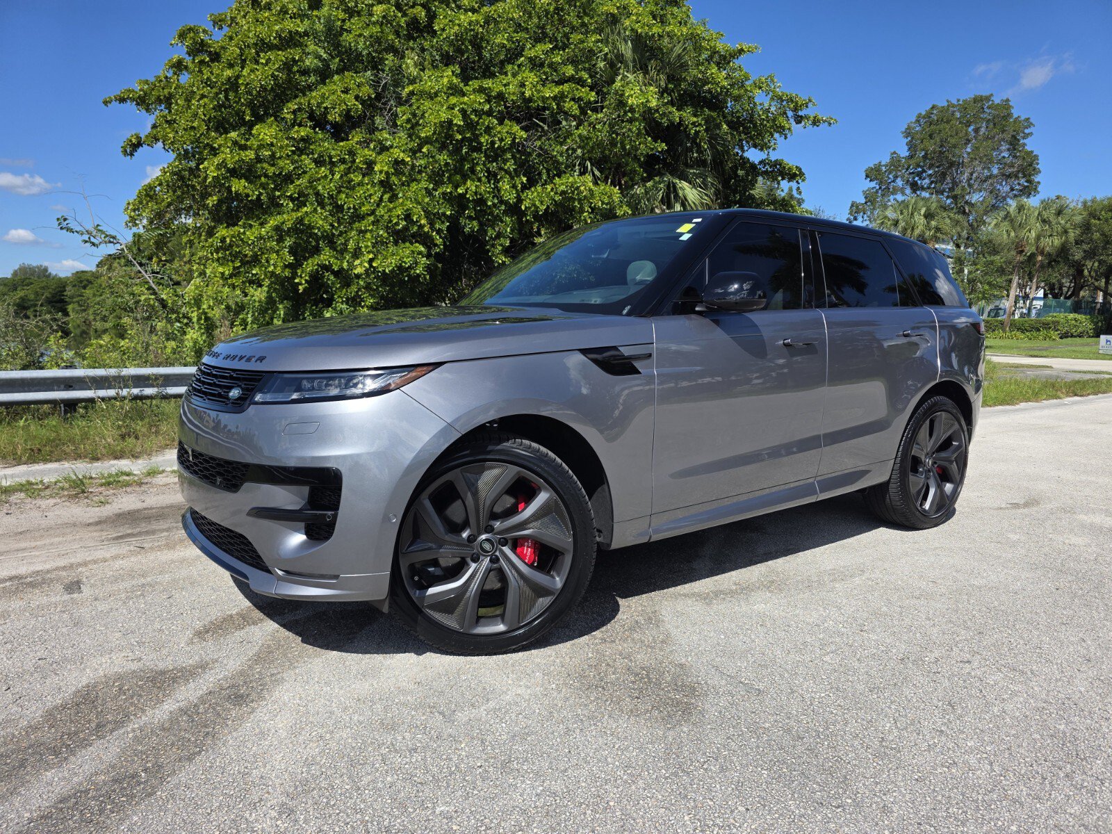 Certified 2024 Land Rover Range Rover Sport Dynamic SE AWD/4WD image 1