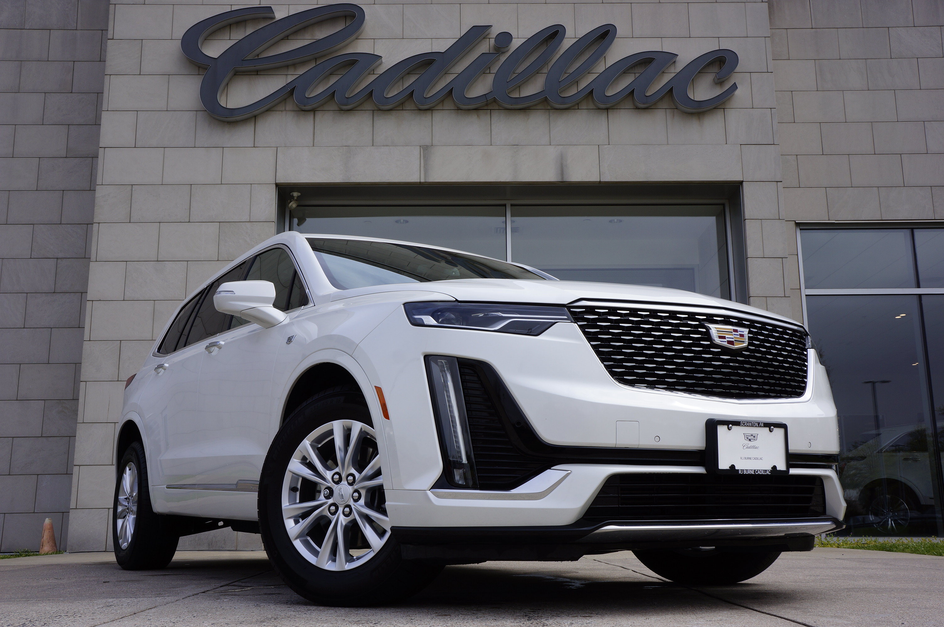 Used 2025 Cadillac XT6 Luxury AWD/4WD image 1