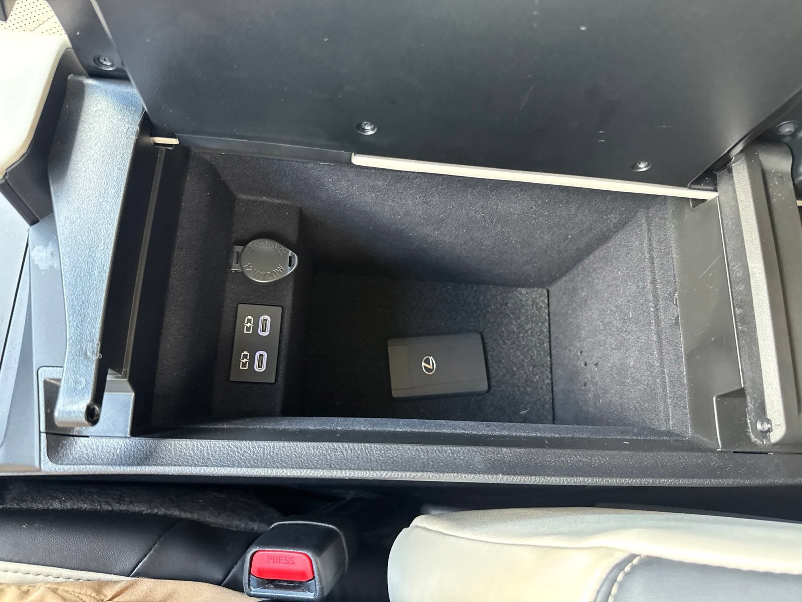 Used 2025 Lexus ES 300h Ultra Luxury w/ Accessory Package (Z1) FWD image 31