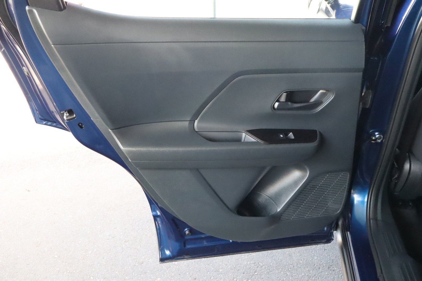 Used 2025 Nissan Kicks S FWD image 37