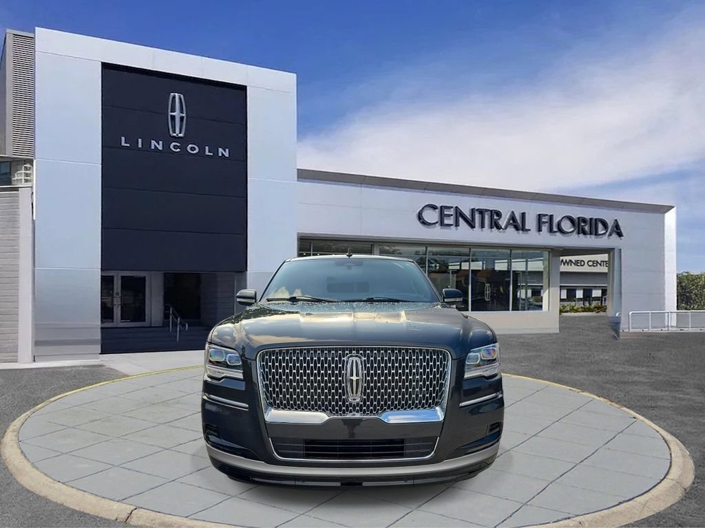 Certified 2024 Lincoln Navigator Reserve AWD/4WD image 9