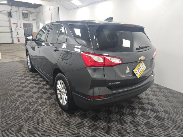 Used 2019 Chevrolet Equinox LS w/ LS Convenience Package AWD/4WD image 4