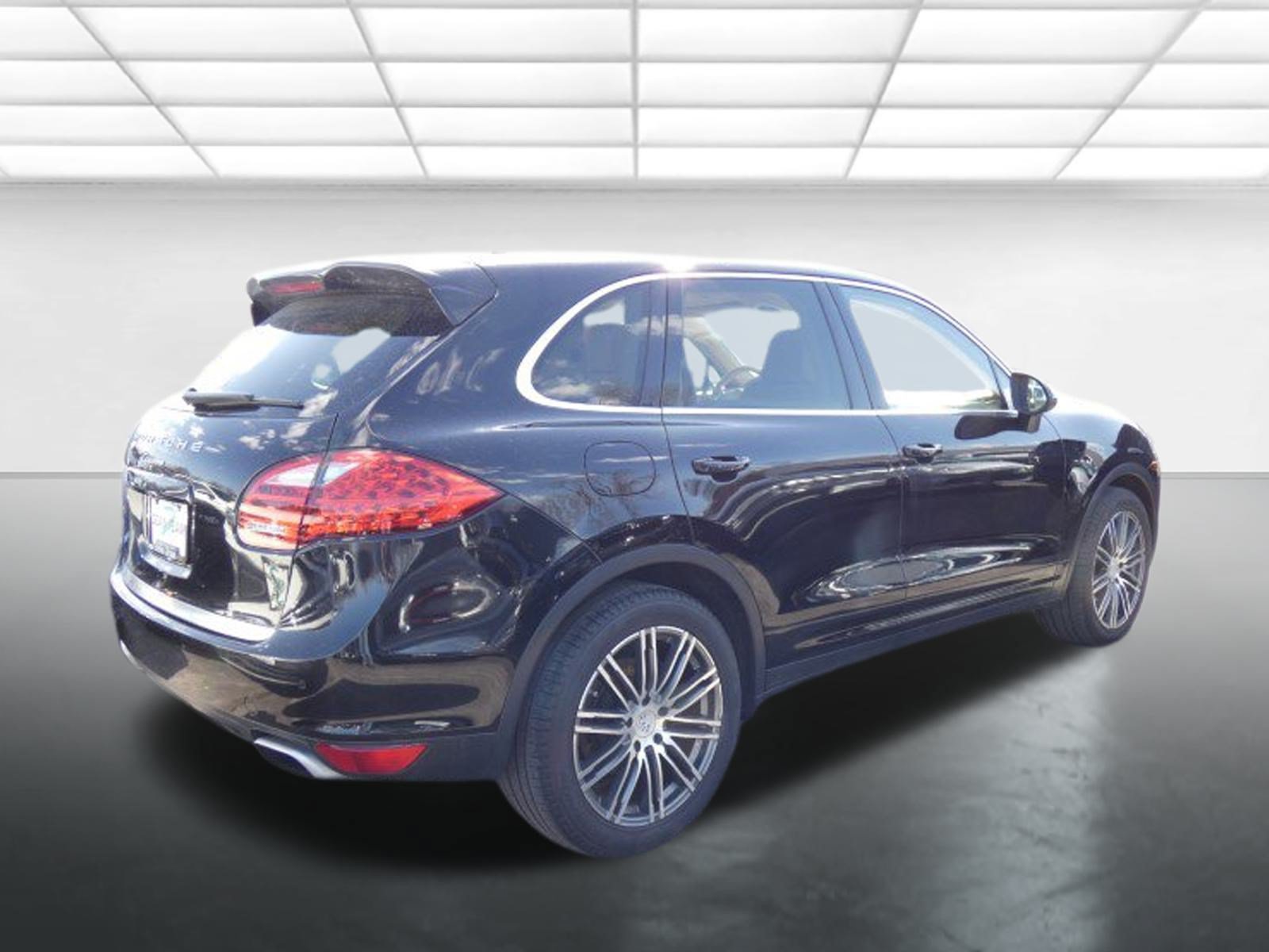 Used 2013 Porsche Cayenne AWD/4WD image 4