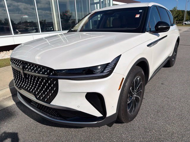 Used 2024 Lincoln Nautilus Premier AWD/4WD image 10