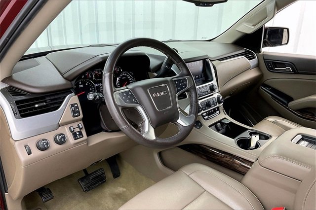Used 2017 GMC Yukon SLT w/ Premium Edition image 17