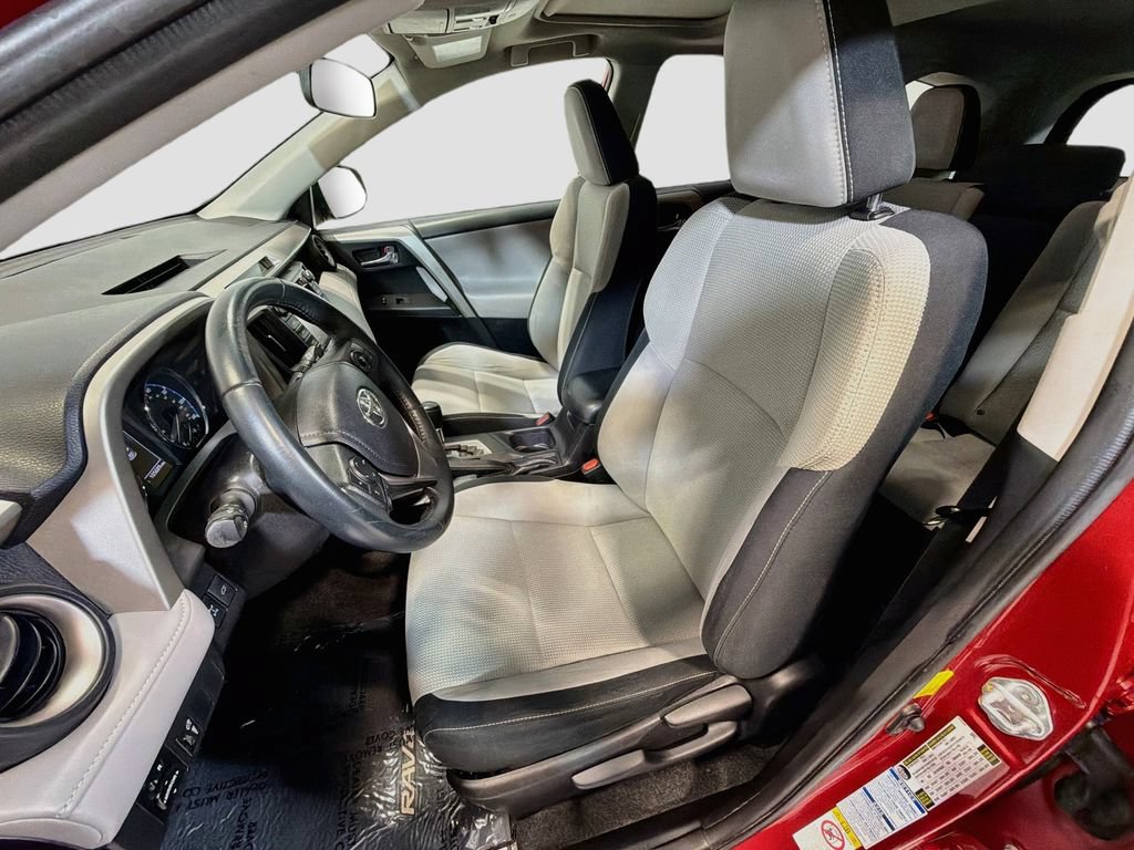 Used 2016 Toyota RAV4 XLE AWD/4WD image 21