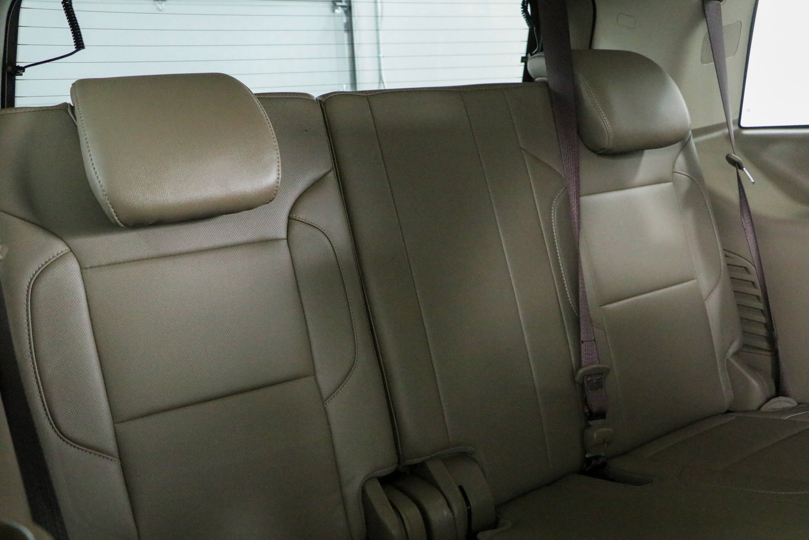 Used 2020 GMC Yukon SLT w/ Premium Edition RWD image 34
