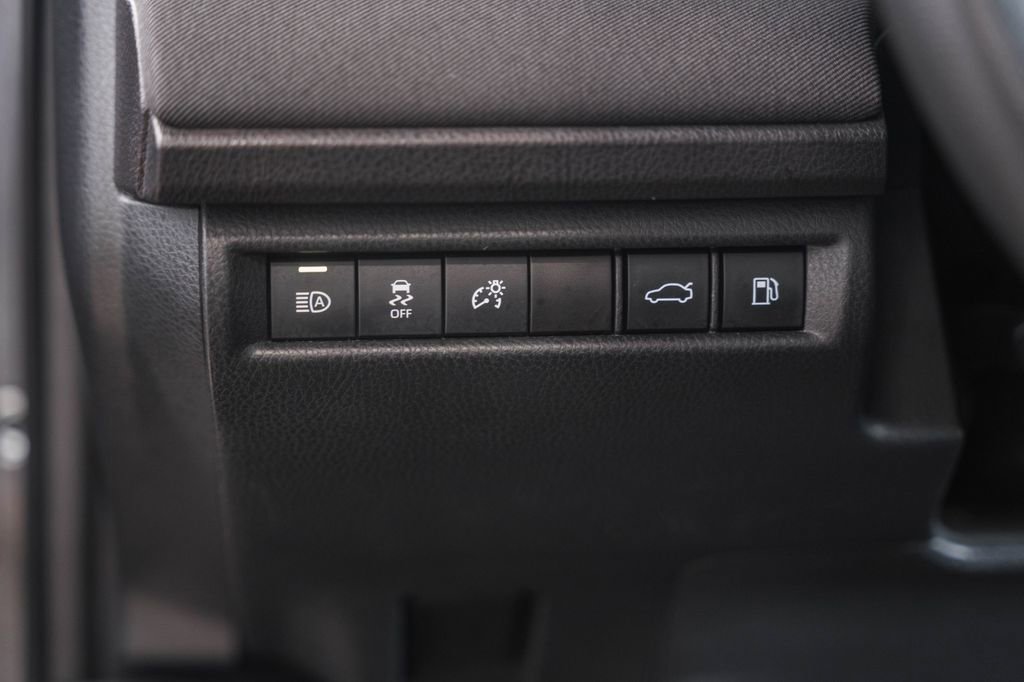 Used 2025 Toyota Camry LE FWD image 36