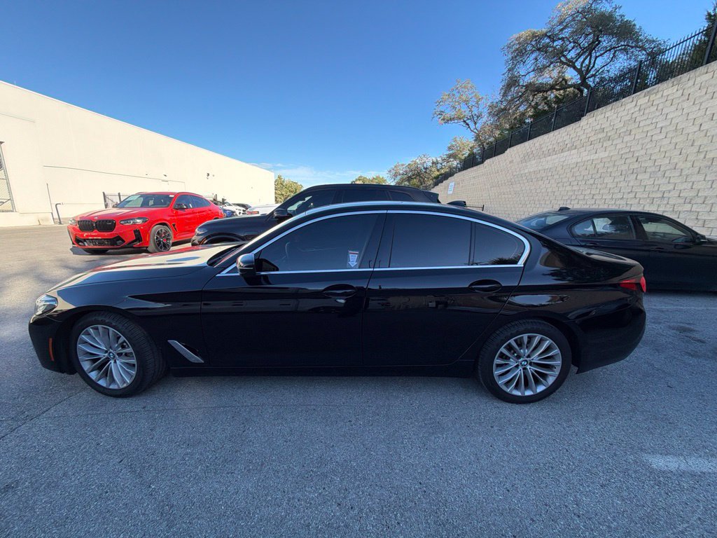 Certified 2022 BMW 530i w/ Premium Package RWD image 2