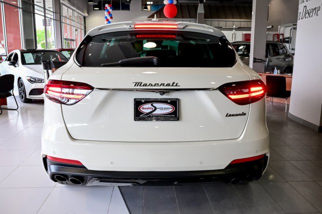 Used 2022 Maserati Levante Modena AWD/4WD image 6