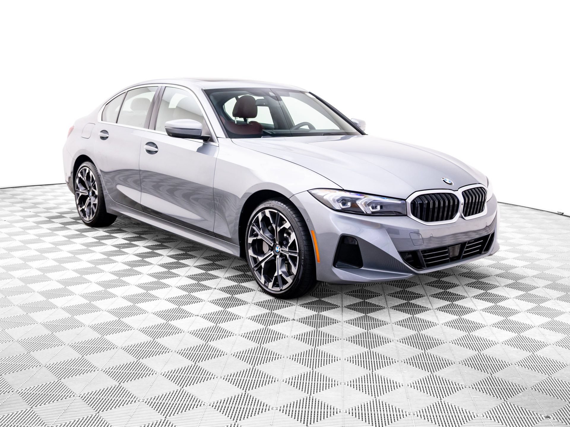 Certified 2025 BMW 330i xDrive Sedan AWD/4WD image 8