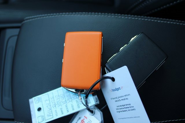 Used 2025 Volvo XC40 B5 Plus image 31