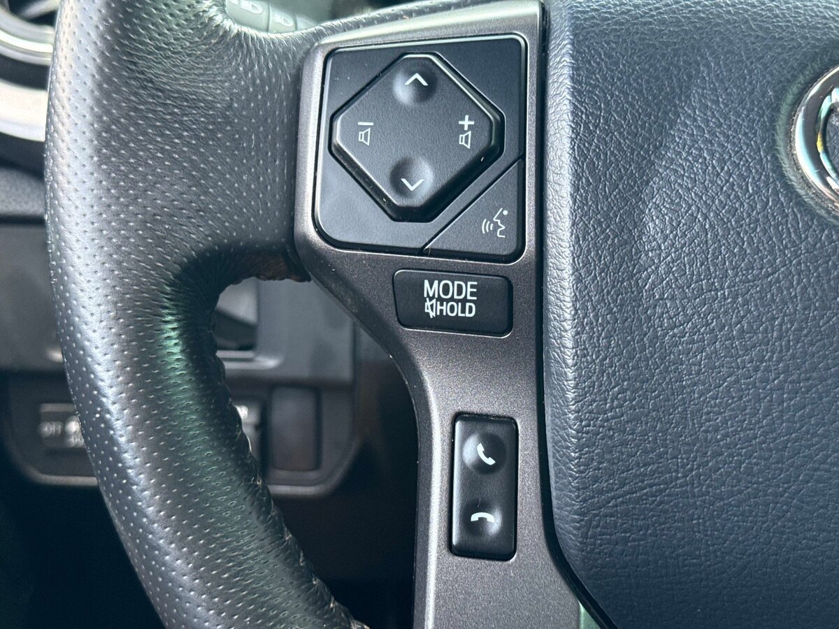 Used 2017 Toyota Tacoma TRD Sport w/ Tow Package AWD/4WD image 29
