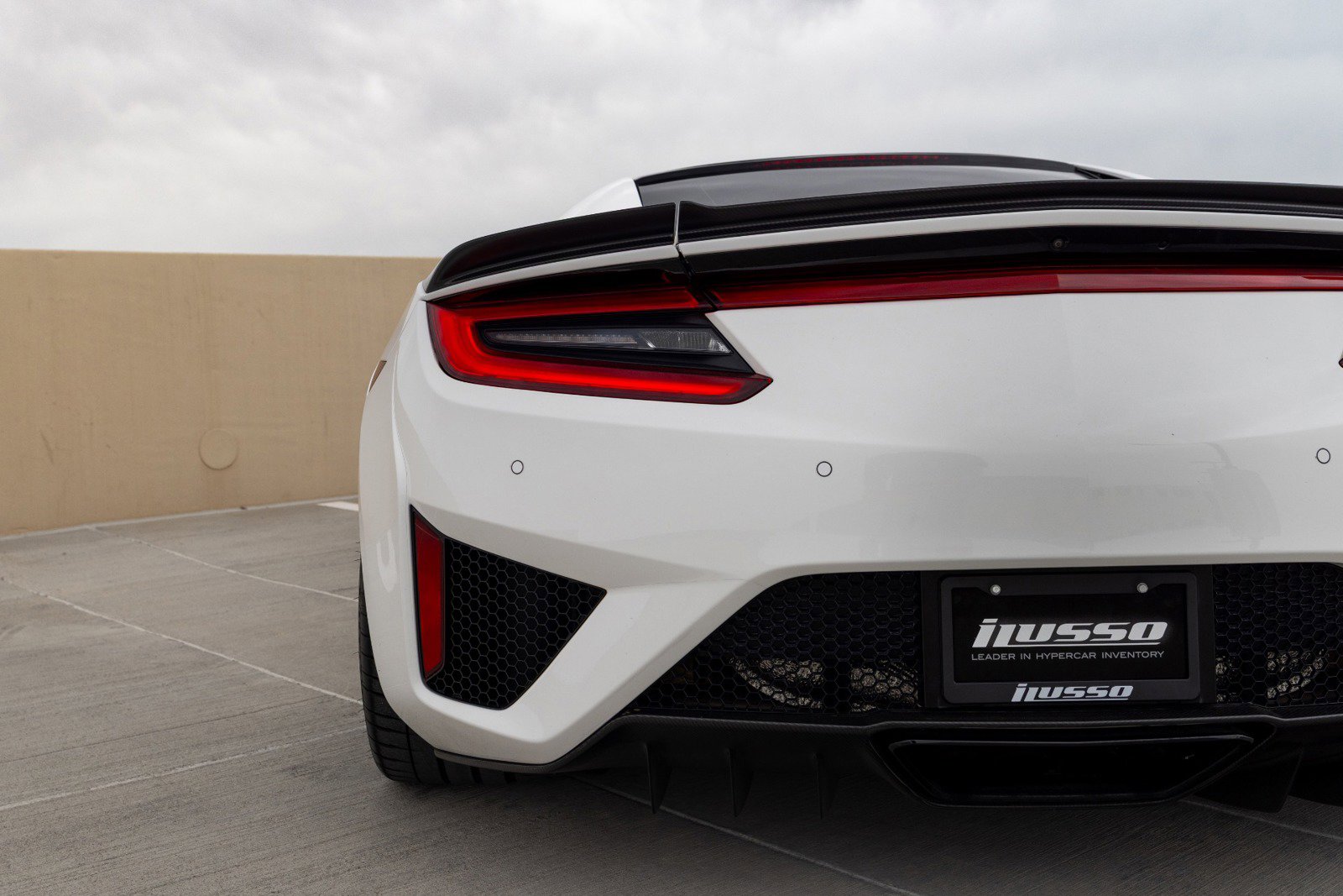 Used 2017 Acura NSX image 19