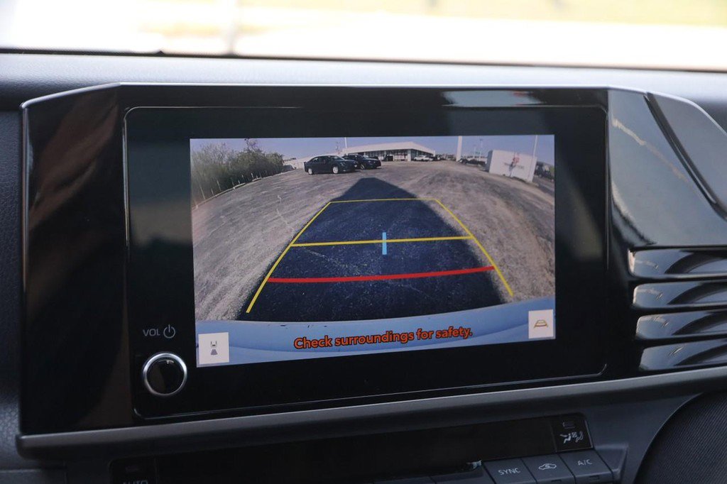 Used 2025 Toyota Camry LE image 17