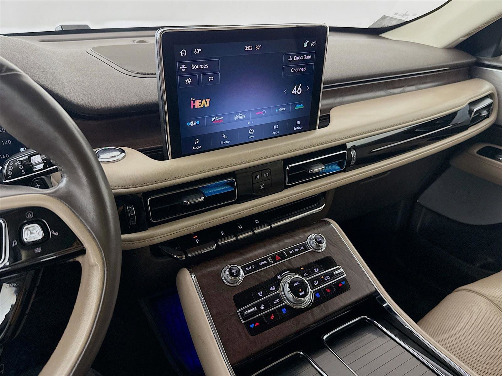 Used 2021 Lincoln Aviator Reserve w/ Equipment Group 202A image 8