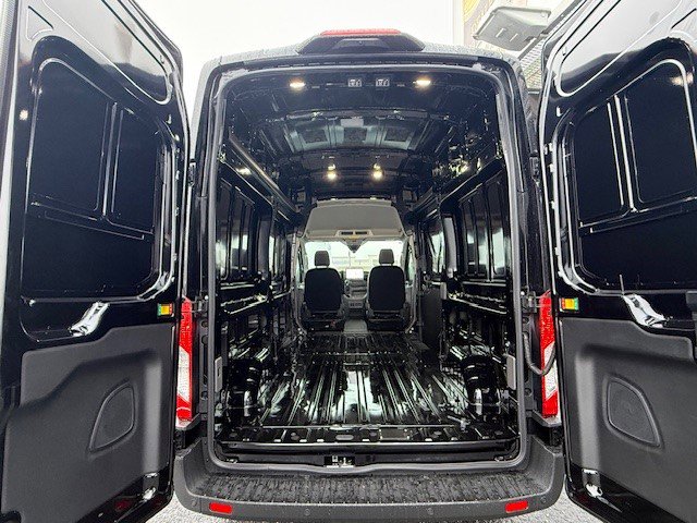 New 2026 Ford Transit 250 148 High Roof RWD image 10