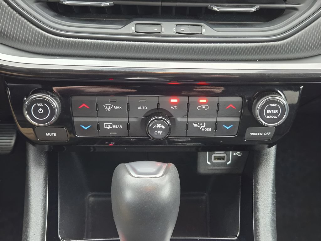 Used 2024 Jeep Compass Trailhawk AWD/4WD image 16