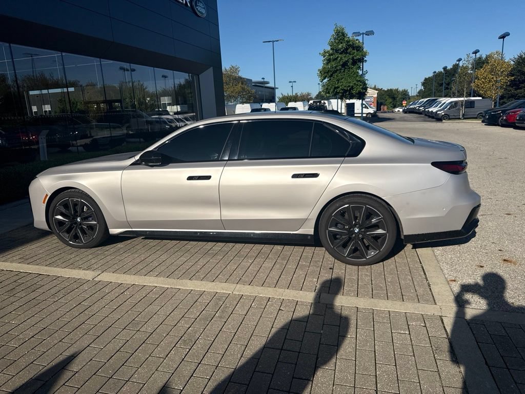 Used 2023 BMW 760i xDrive w/ Executive Package AWD/4WD image 8