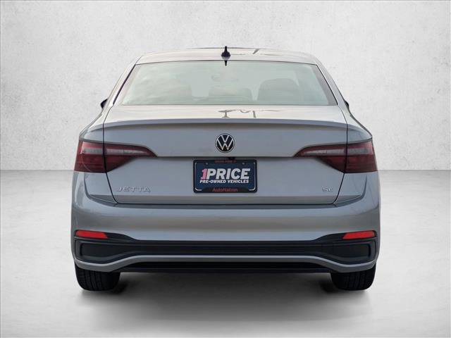 Used 2024 Volkswagen Jetta SE image 6