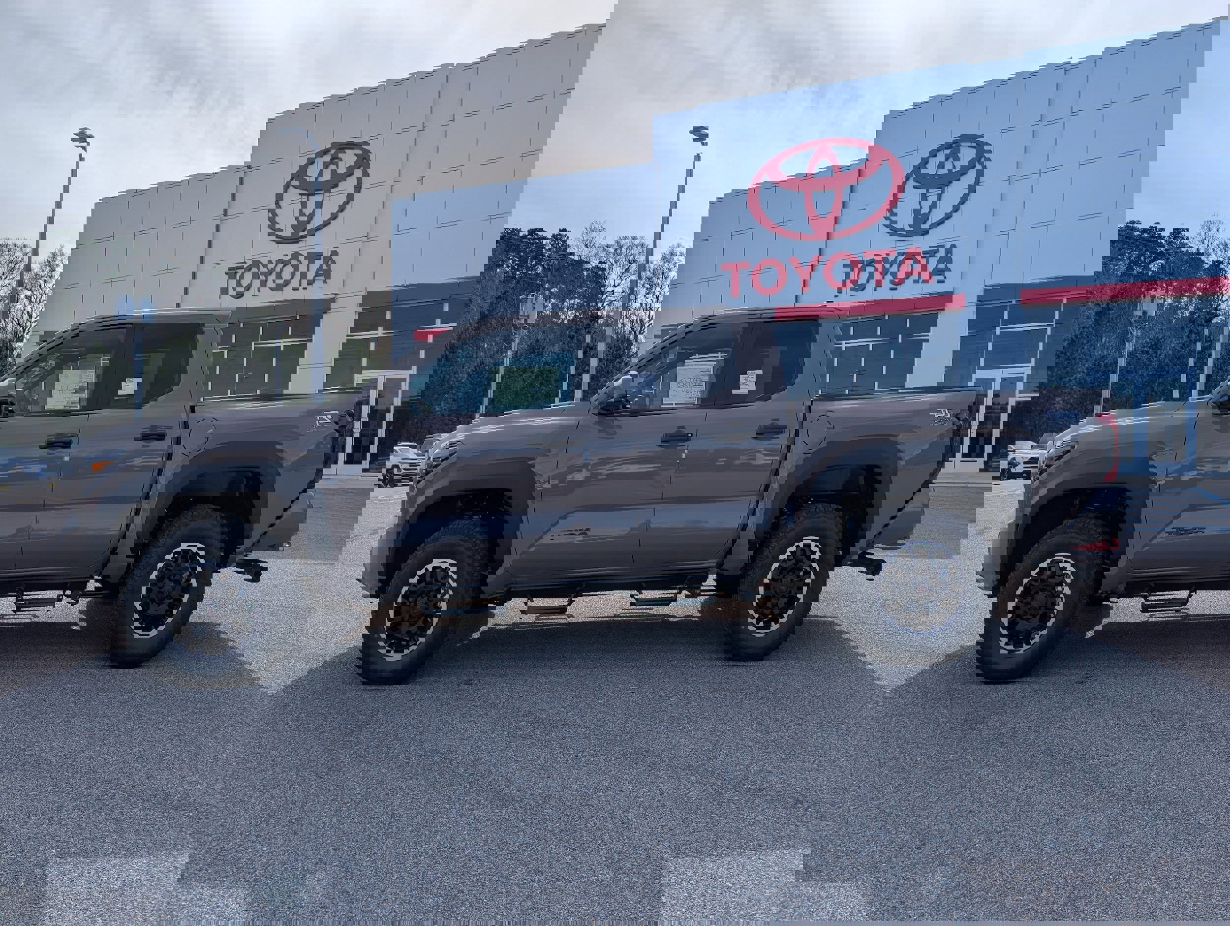 New 2026 Toyota Tacoma TRD Off-Road video 2