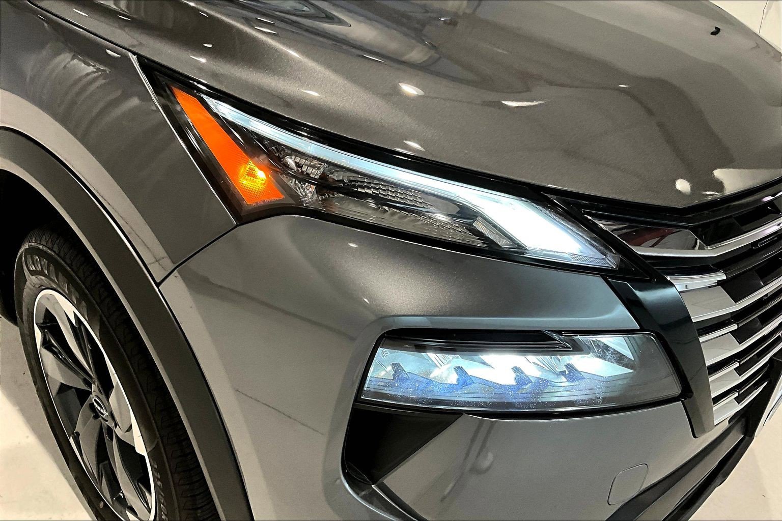 Used 2025 Nissan Rogue SV FWD image 31