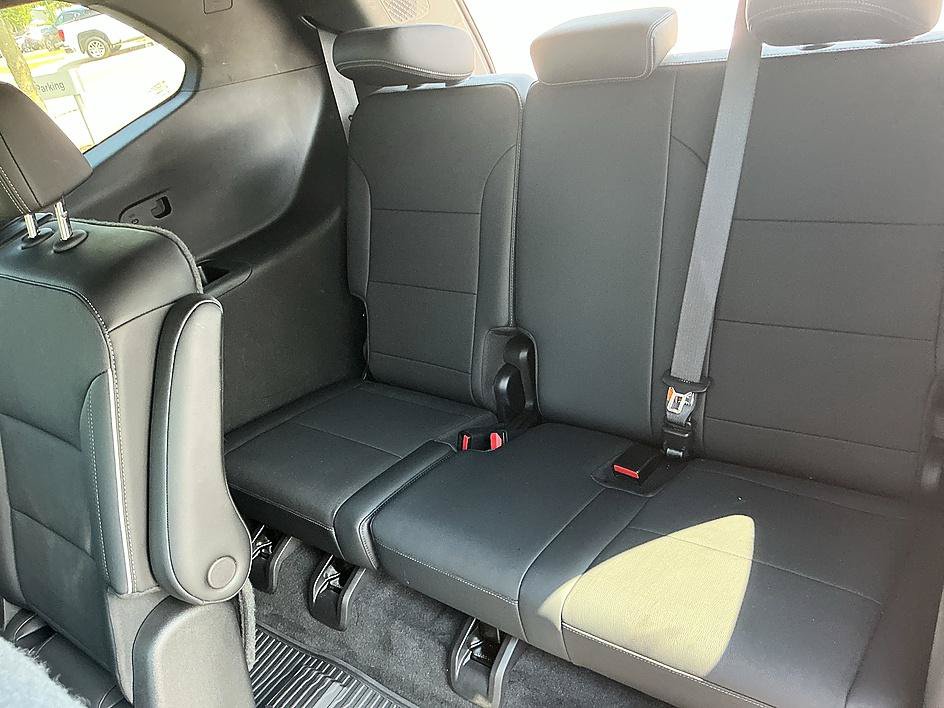 Used 2025 Buick Enclave Preferred FWD image 27