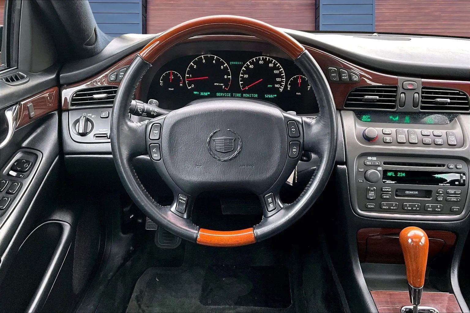 Used 2002 Cadillac De Ville DTS w/ Premium Equipment Pkg image 5