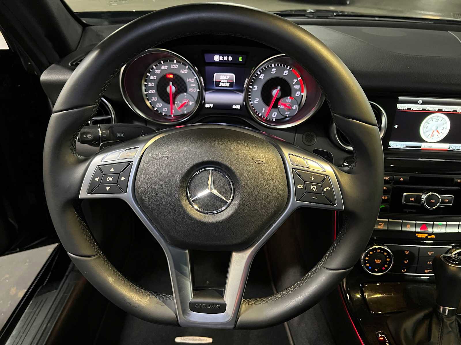 Used 2015 Mercedes-Benz SLK 350 image 21