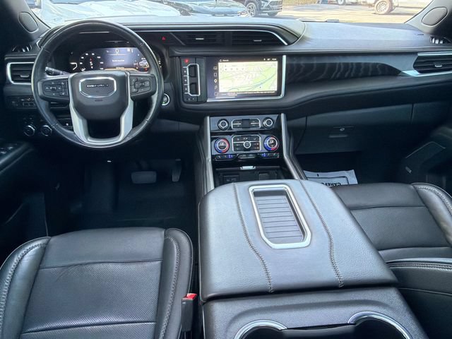 Used 2022 GMC Yukon XL Denali w/ Denali Premium Package AWD/4WD image 23